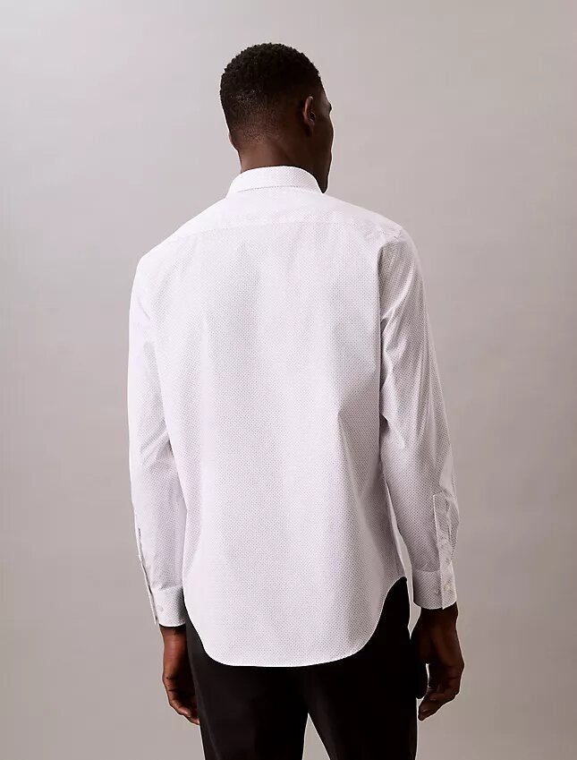 Camisa de botões com corte justo e elástico Camisa de botões com corte justo e elástico