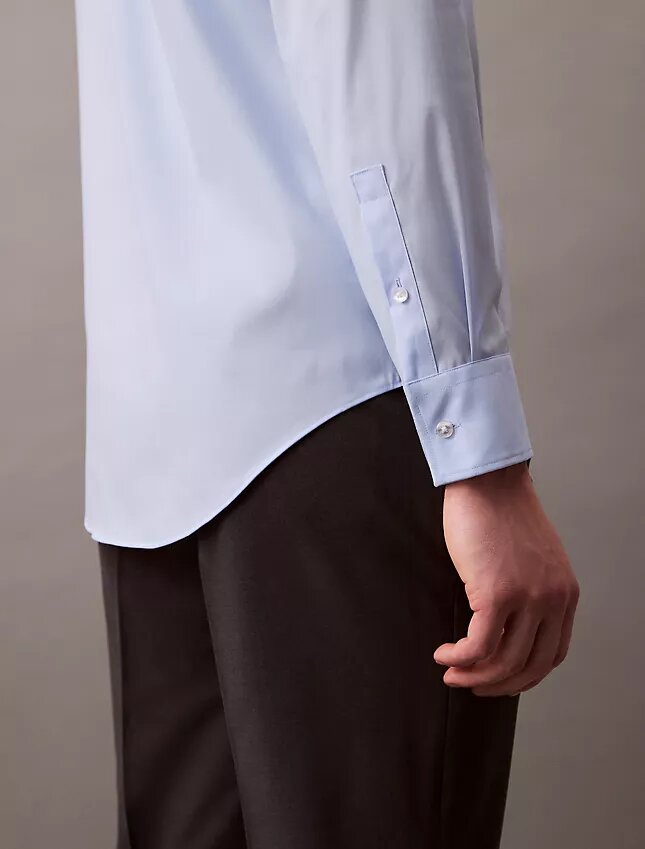 Camisa de botões com corte justo e elástico Camisa de botões com corte justo e elástico