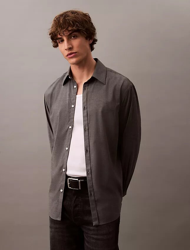 Camisa de botões em mistura de lã com corte descontraído Camisa de botões em mistura de lã com corte descontraído