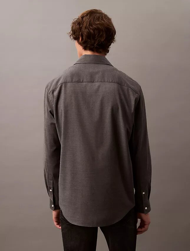 Camisa de botões em mistura de lã com corte descontraído Camisa de botões em mistura de lã com corte descontraído