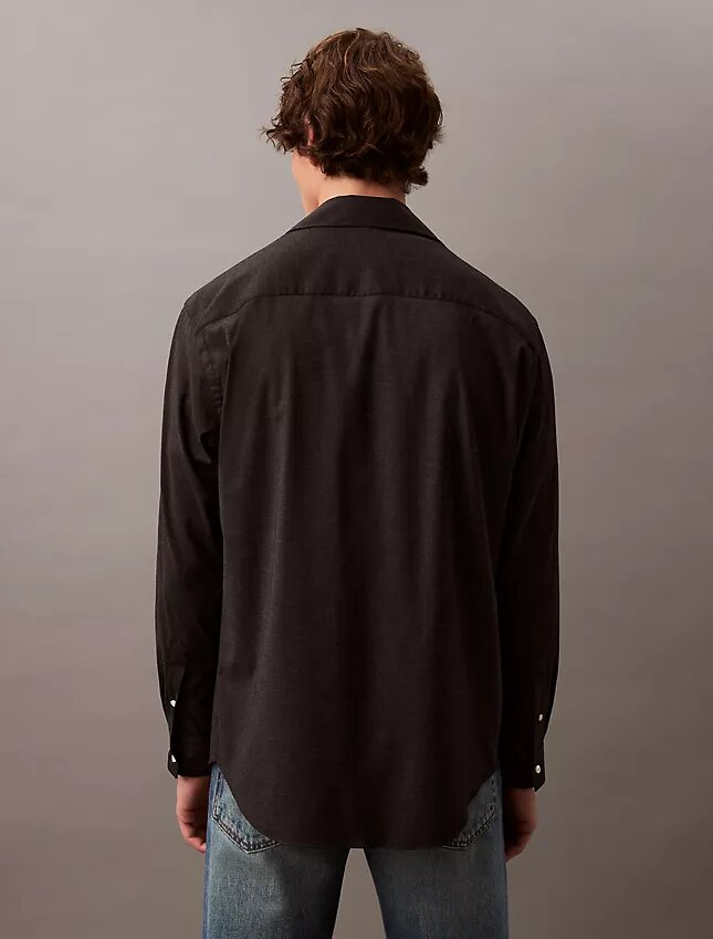 Camisa de botões em mistura de lã com corte descontraído Camisa de botões em mistura de lã com corte descontraído
