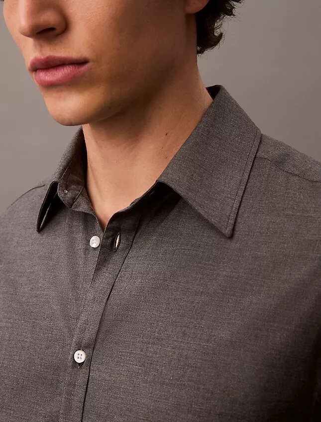 Camisa de botões em mistura de lã com corte descontraído Camisa de botões em mistura de lã com corte descontraído