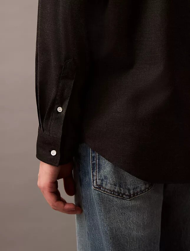 Camisa de botões em mistura de lã com corte descontraído Camisa de botões em mistura de lã com corte descontraído