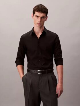 Camisa de botões em popeline de algodão Cotton Stretch, corte justo