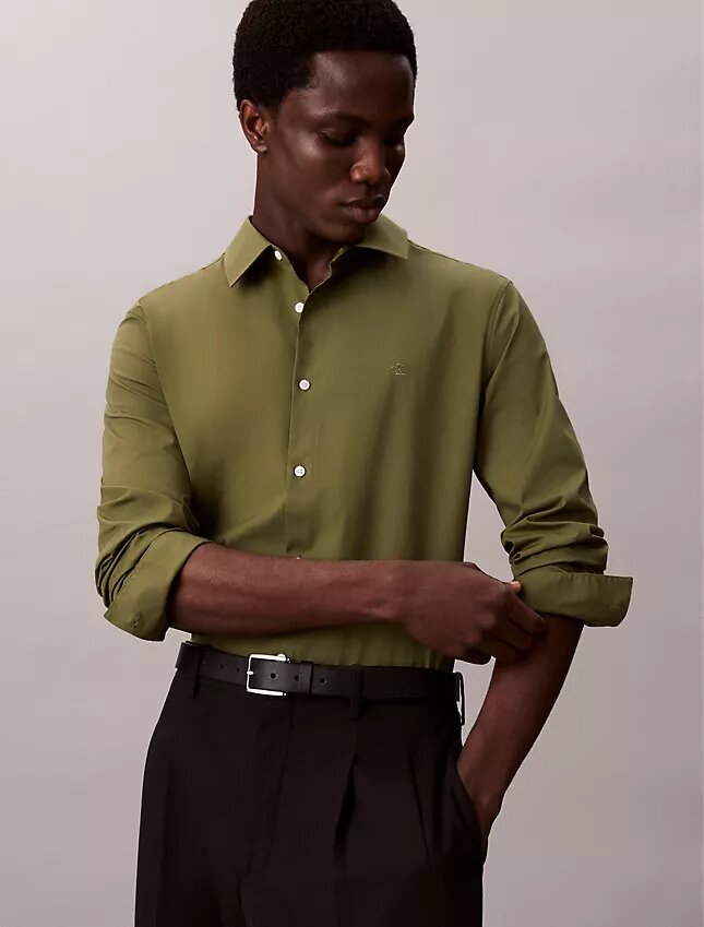 Camisa de botões em popeline de algodão Cotton Stretch, corte justo Camisa de botões em popeline de algodão Cotton Stretch, corte justo