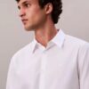 Camisa de botões em popeline de algodão Cotton Stretch, corte justo Camisa de botões em popeline de algodão Cotton Stretch, corte justo