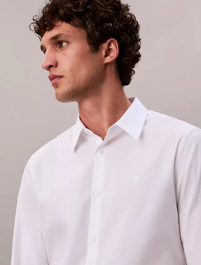 Camisa de botões em popeline de algodão Cotton Stretch, corte justo Camisa de botões em popeline de algodão Cotton Stretch, corte justo