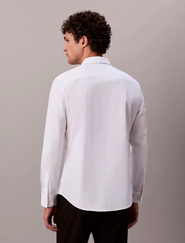 Camisa de botões em popeline de algodão Cotton Stretch, corte justo Camisa de botões em popeline de algodão Cotton Stretch, corte justo