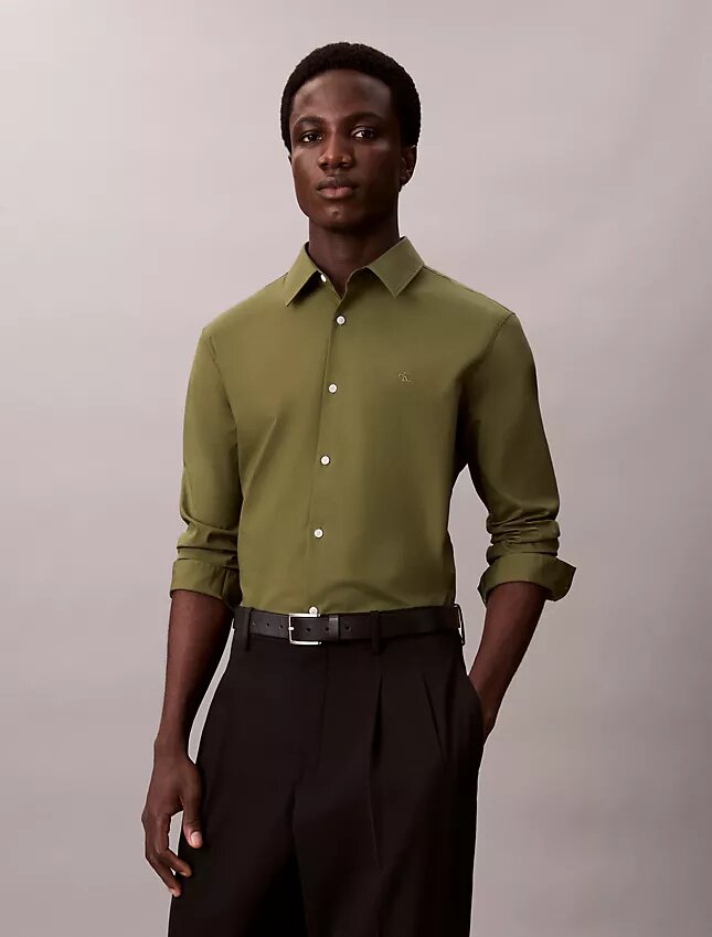 Camisa de botões em popeline de algodão Cotton Stretch, corte justo Camisa de botões em popeline de algodão Cotton Stretch, corte justo