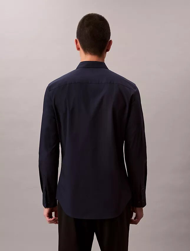 Camisa de botões em popeline de algodão Cotton Stretch, corte justo Camisa de botões em popeline de algodão Cotton Stretch, corte justo