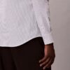 Camisa de botões, justa e elástica, com riscas Camisa de botões, justa e elástica, com riscas