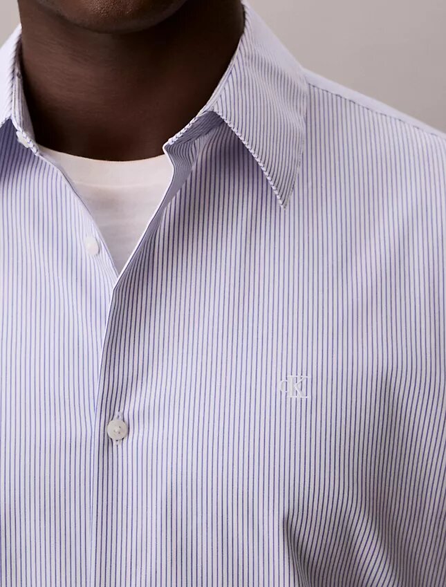Camisa de botões justa em algodão elástico às riscas Camisa de botões justa em algodão elástico às riscas