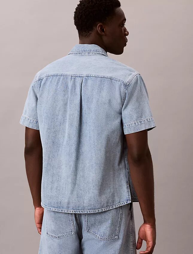 Camisa de Denim utilitária com botões Camisa de Denim utilitária com botões
