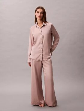 Camisa de dormir com brilho acetinado