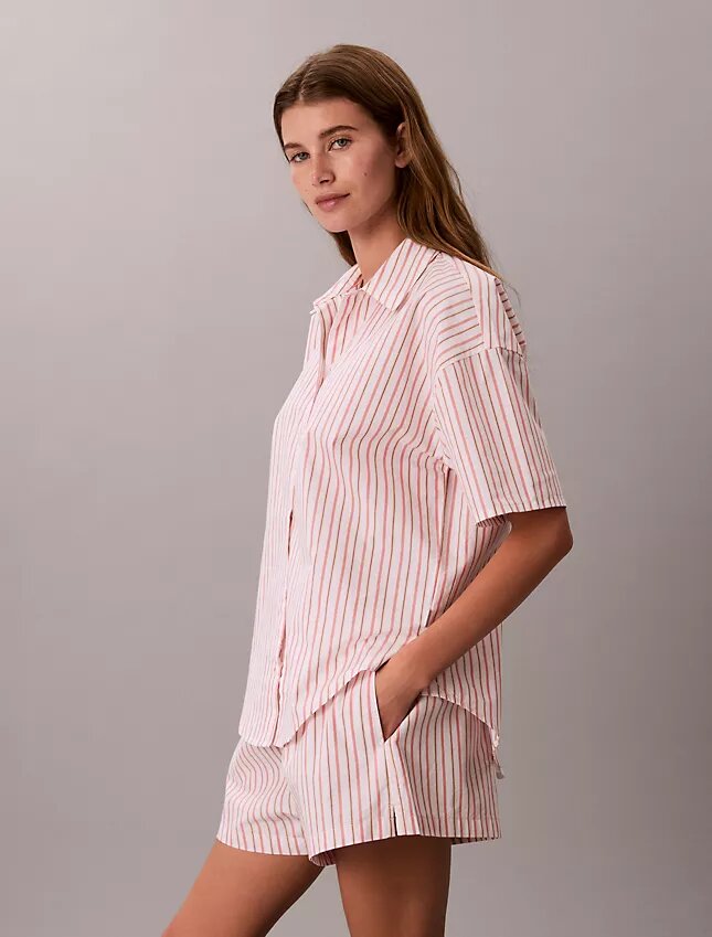Camisa de dormir de manga curta e corte descontraído em popeline de algodão Camisa de dormir de manga curta e corte descontraído em popeline de algodão