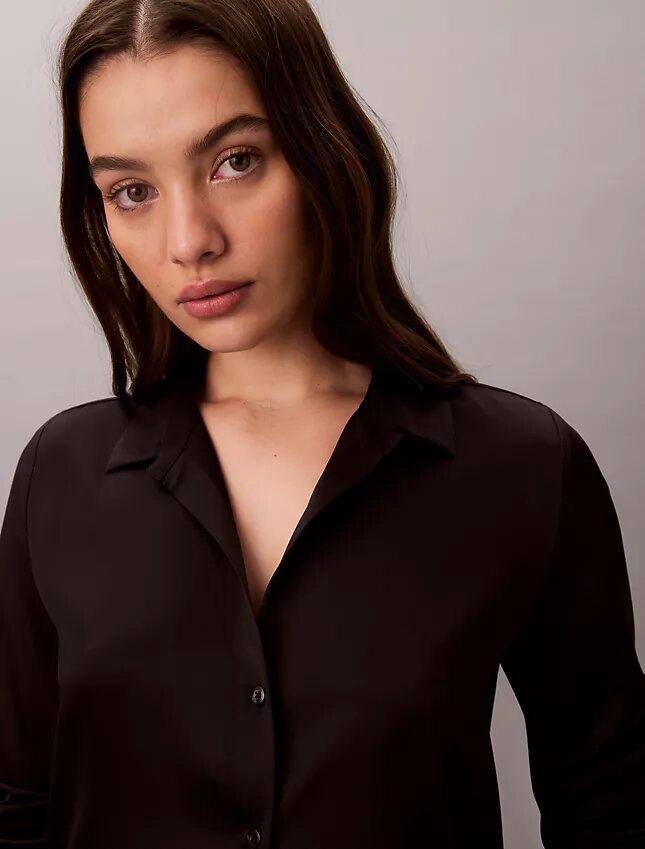 Camisa de dormir em cetim brilhante Camisa de dormir em cetim brilhante
