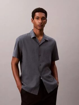 Camisa de linho e algodão de manga curta com botões