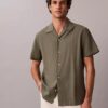 Camisa de linho e algodão de manga curta com botões Camisa de linho e algodão de manga curta com botões