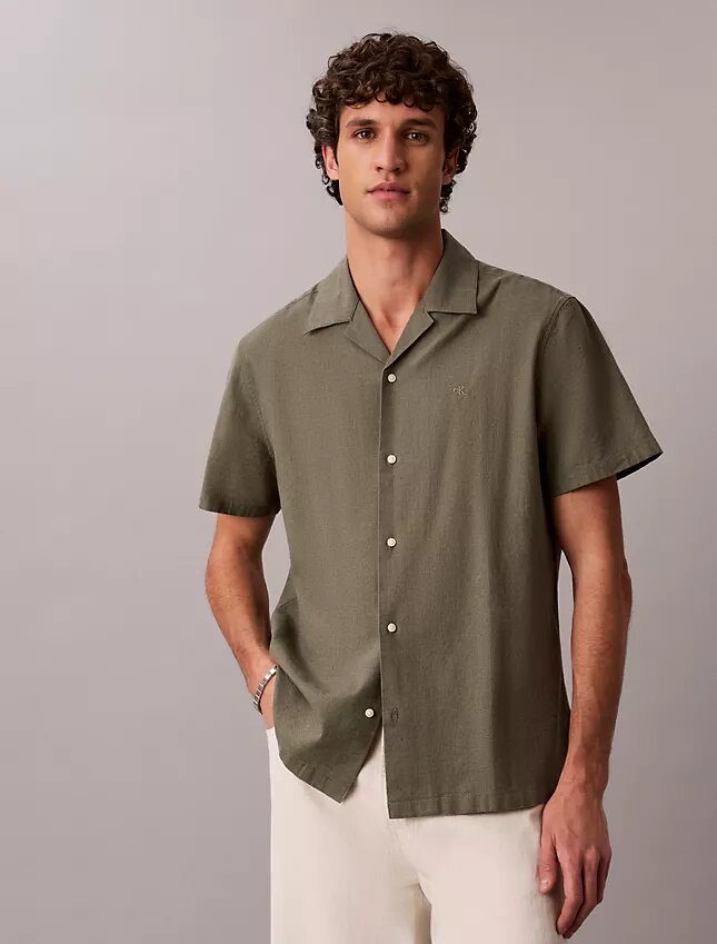 Camisa de linho e algodão de manga curta com botões Camisa de linho e algodão de manga curta com botões