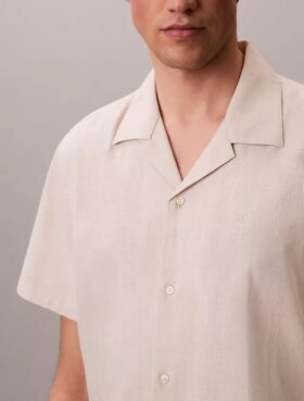 Camisa de linho e algodão de manga curta com botões