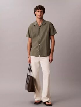 Camisa de linho e algodão de manga curta com botões