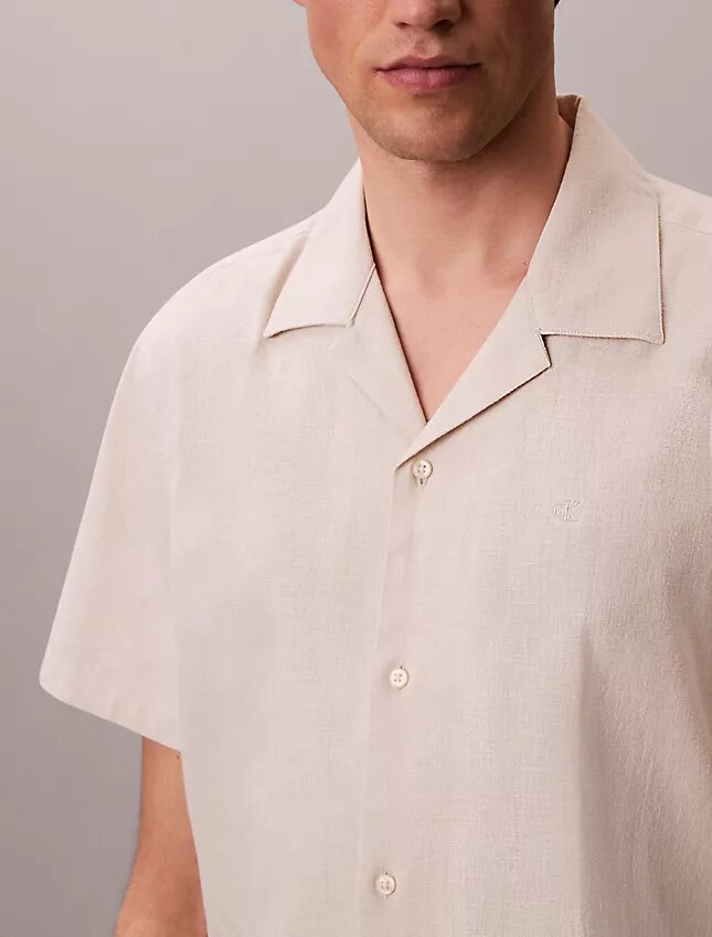 Camisa de linho e algodão de manga curta com botões Camisa de linho e algodão de manga curta com botões