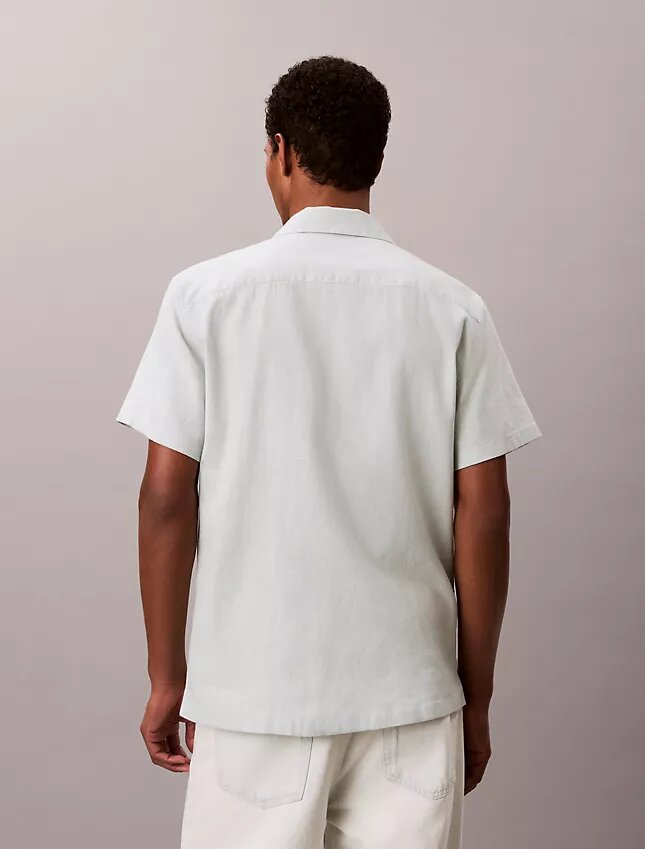 Camisa de linho e algodão de manga curta com botões Camisa de linho e algodão de manga curta com botões