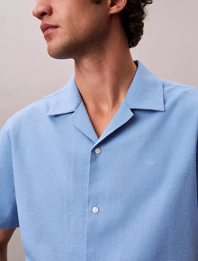 Camisa de linho e algodão de manga curta com botões Camisa de linho e algodão de manga curta com botões