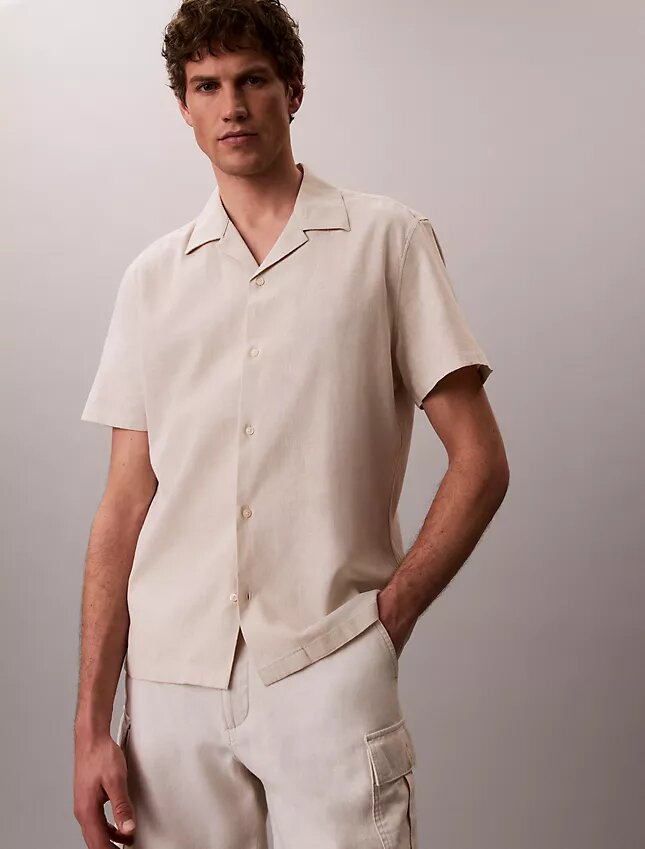Camisa de linho e algodão de manga curta com botões Camisa de linho e algodão de manga curta com botões