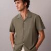 Camisa de linho e algodão de manga curta com botões Camisa de linho e algodão de manga curta com botões