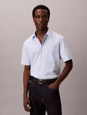 Camisa de manga curta com botões, em Cotton Stretch às riscas