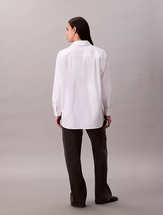 Camisa de popeline com botões e corte descontraído Camisa de popeline com botões e corte descontraído