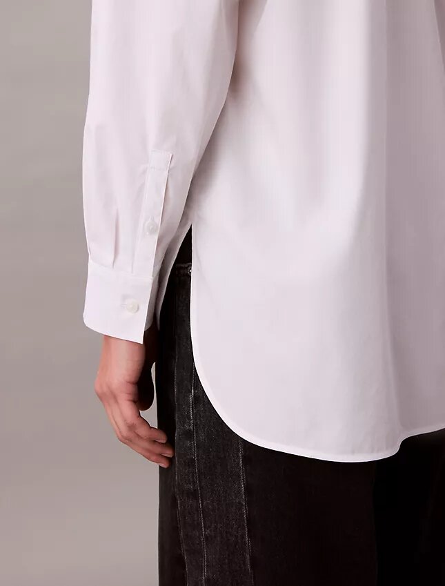Camisa de popeline com botões e corte descontraído Camisa de popeline com botões e corte descontraído