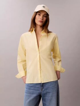 Camisa de popeline de algodão com botões e corte descontraído