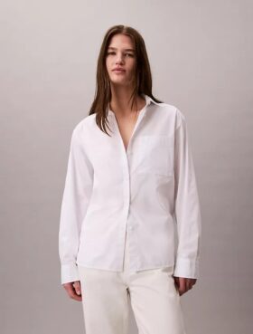 Camisa de popeline de algodão com botões e corte descontraído