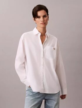 Camisa de popeline de algodão com botões e corte descontraído