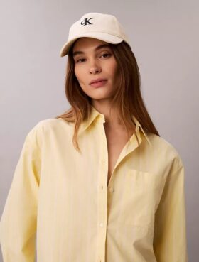 Camisa de popeline de algodão com botões e corte descontraído