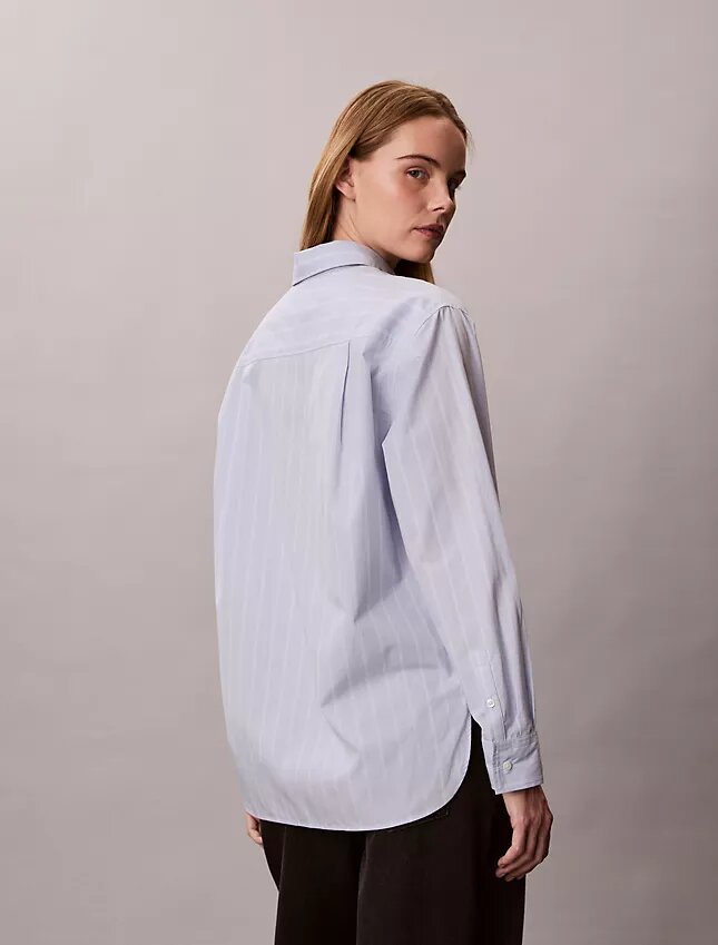 Camisa de popeline de algodão com botões e corte descontraído Camisa de popeline de algodão com botões e corte descontraído
