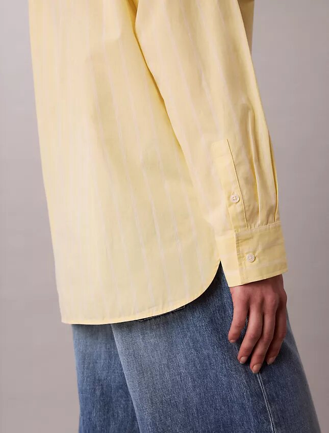 Camisa de popeline de algodão com botões e corte descontraído Camisa de popeline de algodão com botões e corte descontraído