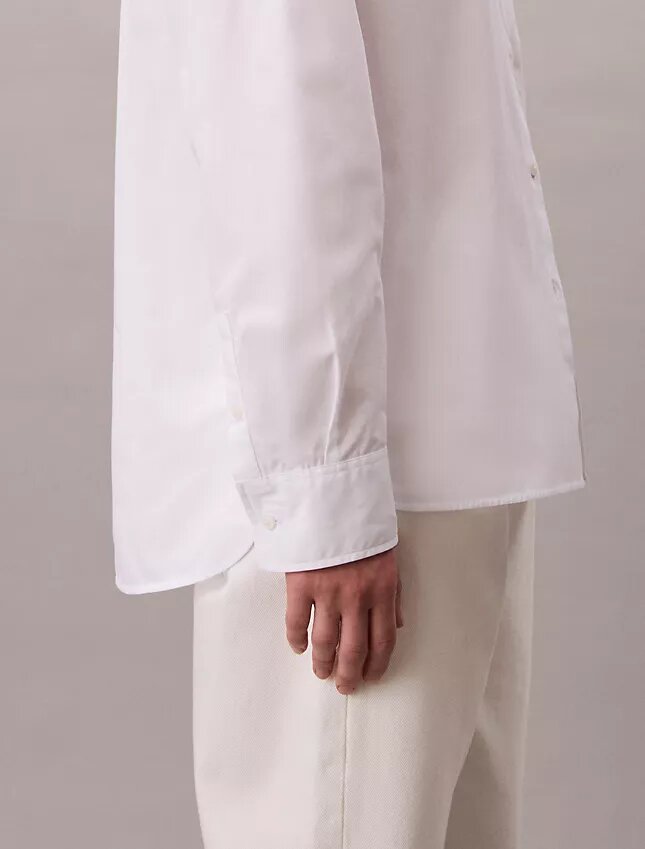 Camisa de popeline de algodão com botões e corte descontraído Camisa de popeline de algodão com botões e corte descontraído