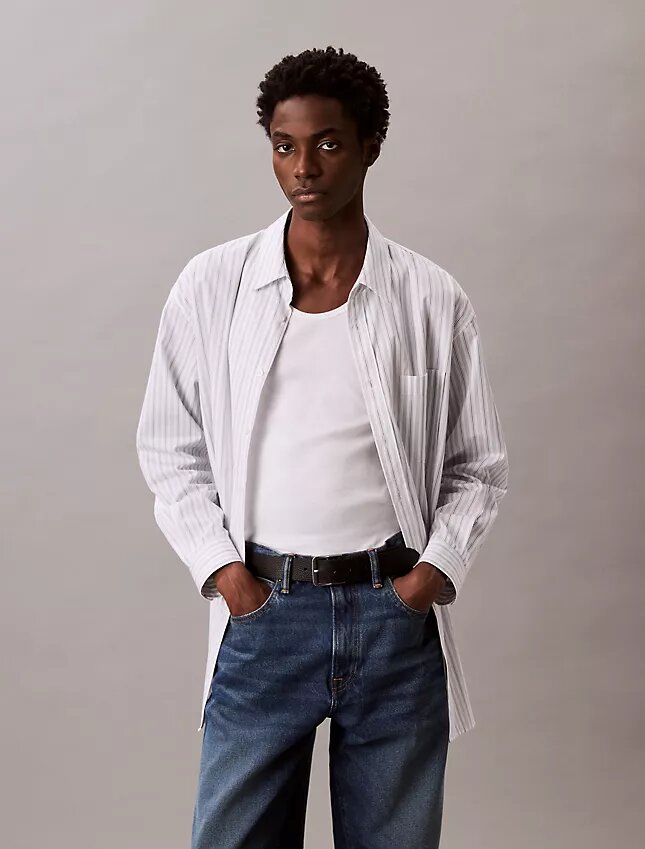 Camisa de popeline de algodão às riscas com botões Camisa de popeline de algodão às riscas com botões