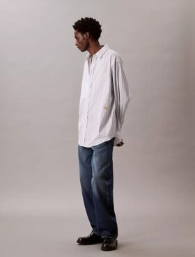 Camisa de popeline de algodão às riscas com botões