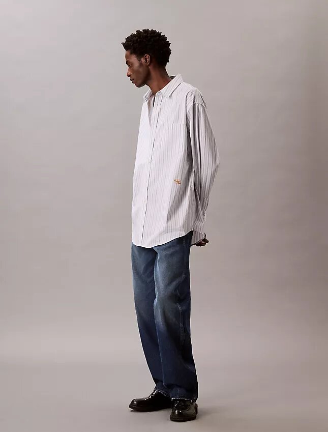 Camisa de popeline de algodão às riscas com botões Camisa de popeline de algodão às riscas com botões