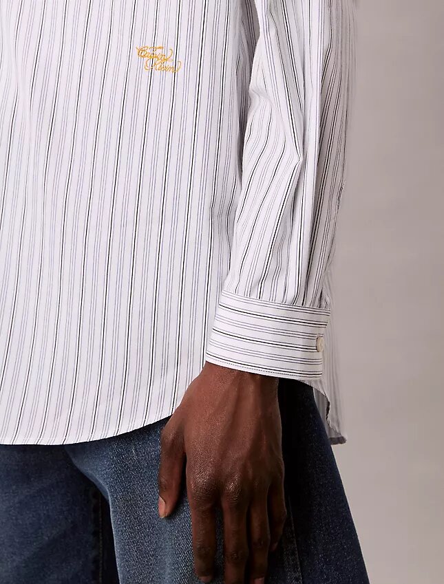 Camisa de popeline de algodão às riscas com botões Camisa de popeline de algodão às riscas com botões