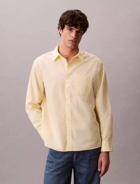 Camisa de popeline lavado com botões e corte descontraído