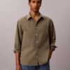 Camisa de popeline lavado com botões e corte descontraído
