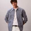 Camisa de popeline lavado com riscas e botões Camisa de popeline lavado com riscas e botões