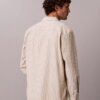 Camisa de popeline lavado com riscas e botões Camisa de popeline lavado com riscas e botões