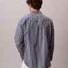 Camisa de popeline lavado com riscas e botões Camisa de popeline lavado com riscas e botões