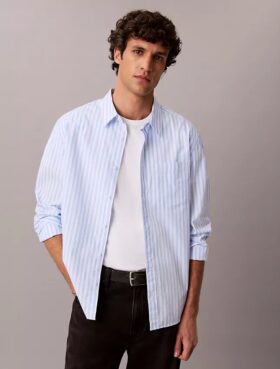 Camisa de popeline lavado com riscas tingidas no fio